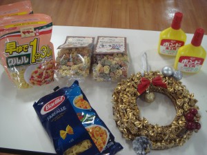 マカロニやペンネなどの準備品の写真