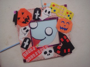 折り紙などで作ったハロウィーンの装飾