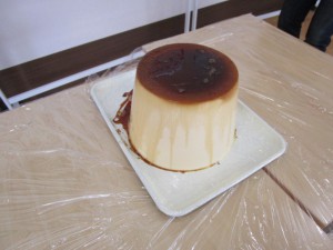 プリンをひっくり返した写真